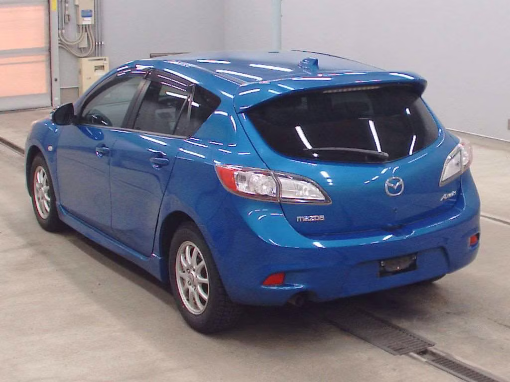 MAZDA AXELA