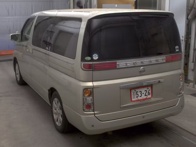 NISSAN ELGRAND