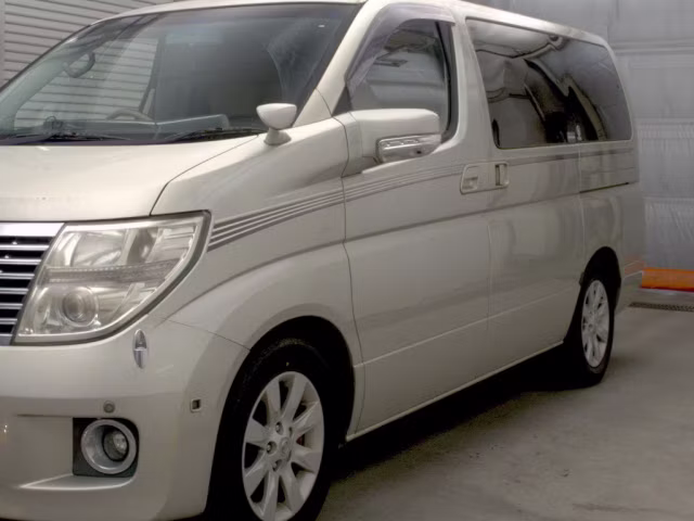 NISSAN ELGRAND