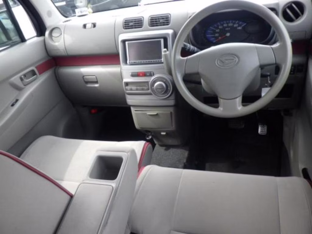 DAIHATSU MOVE CONTE