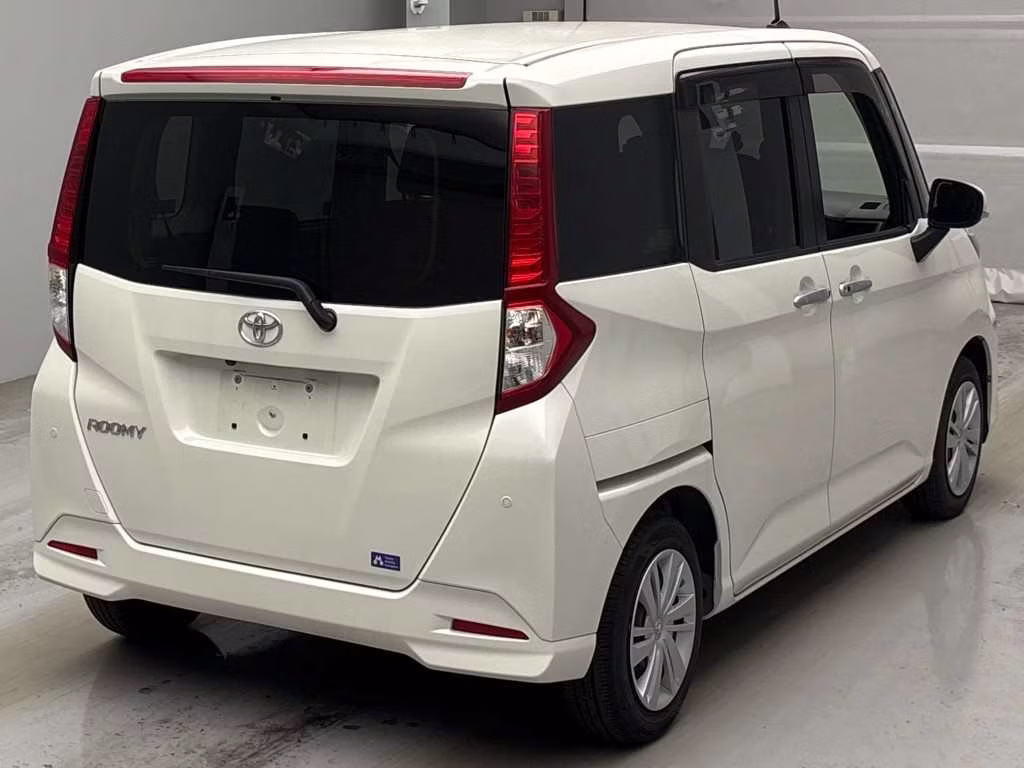 TOYOTA ROOMY