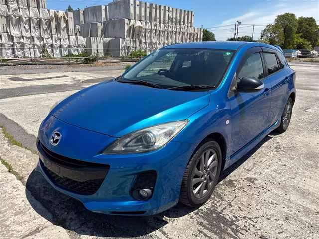 MAZDA AXELA