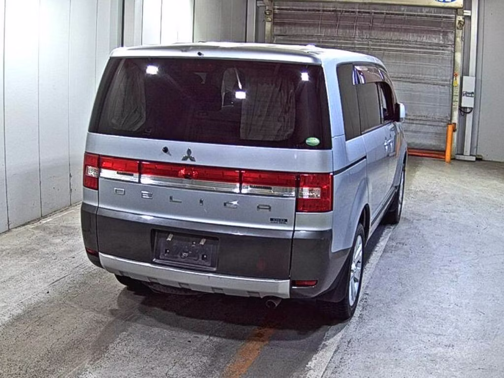 MITSUBISHI DELICA D:5