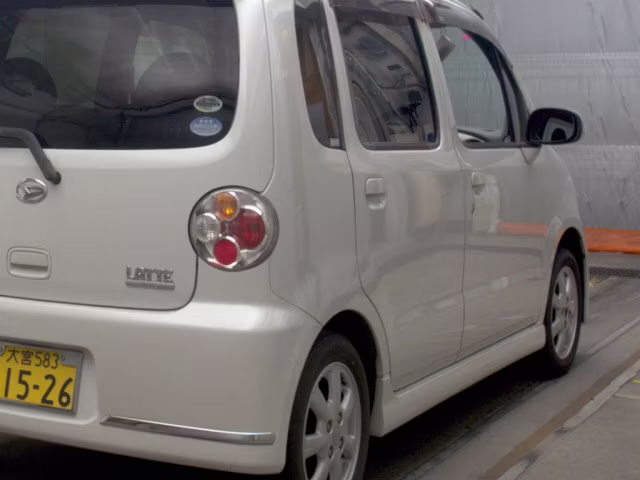 DAIHATSU MOVE LATTE