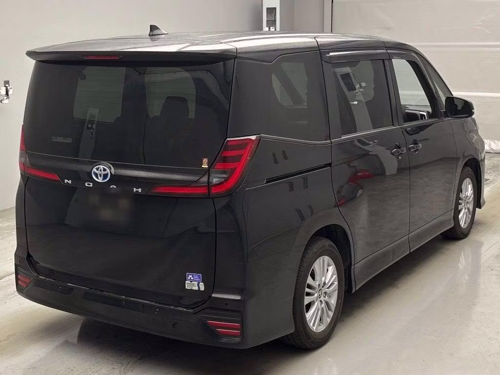 TOYOTA NOAH