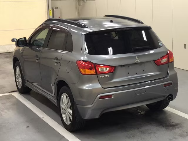 MITSUBISHI RVR