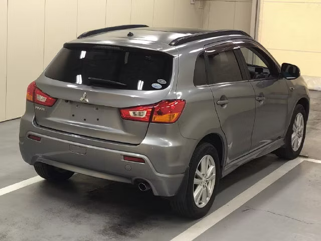 MITSUBISHI RVR