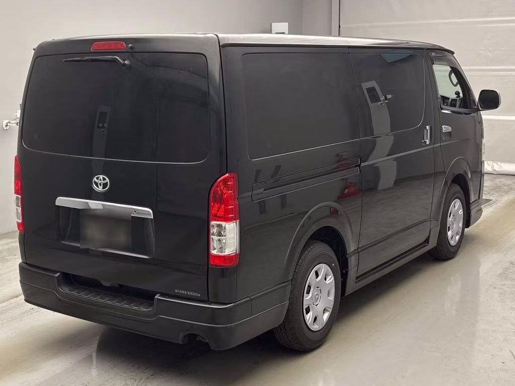 TOYOTA REGIUS ACE