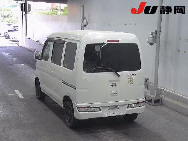 TOYOTA PIXIS VAN