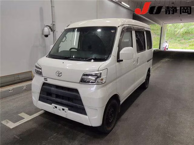 TOYOTA PIXIS VAN