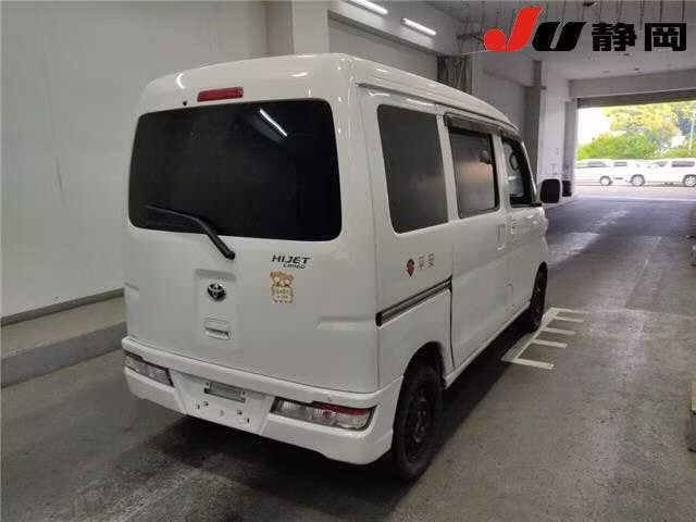 TOYOTA PIXIS VAN