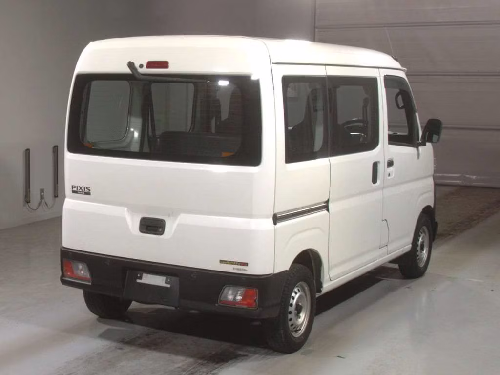 TOYOTA PIXIS VAN