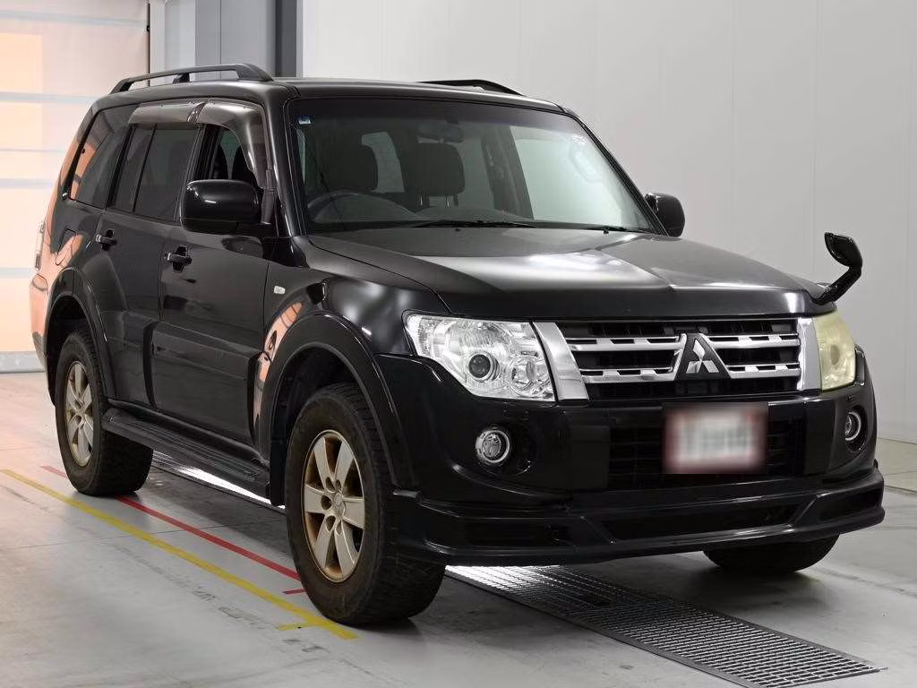 MITSUBISHI PAJERO