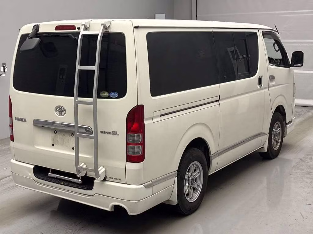 TOYOTA REGIUS ACE
