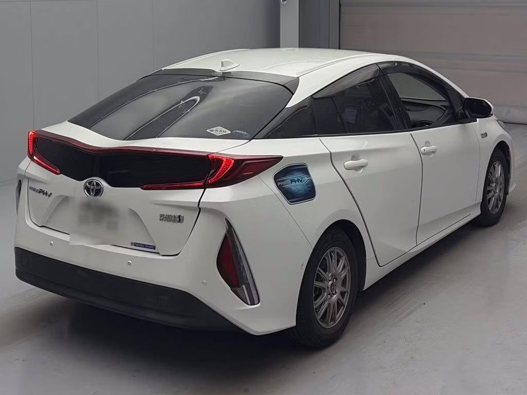 TOYOTA PRIUS PHV