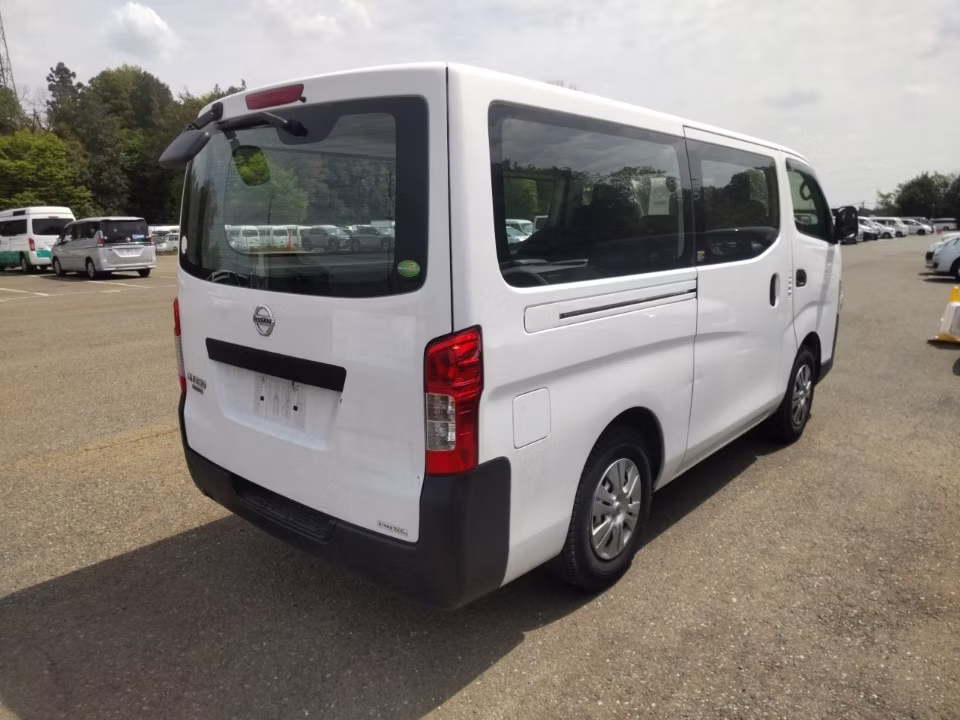 NISSAN NV350 CARAVAN