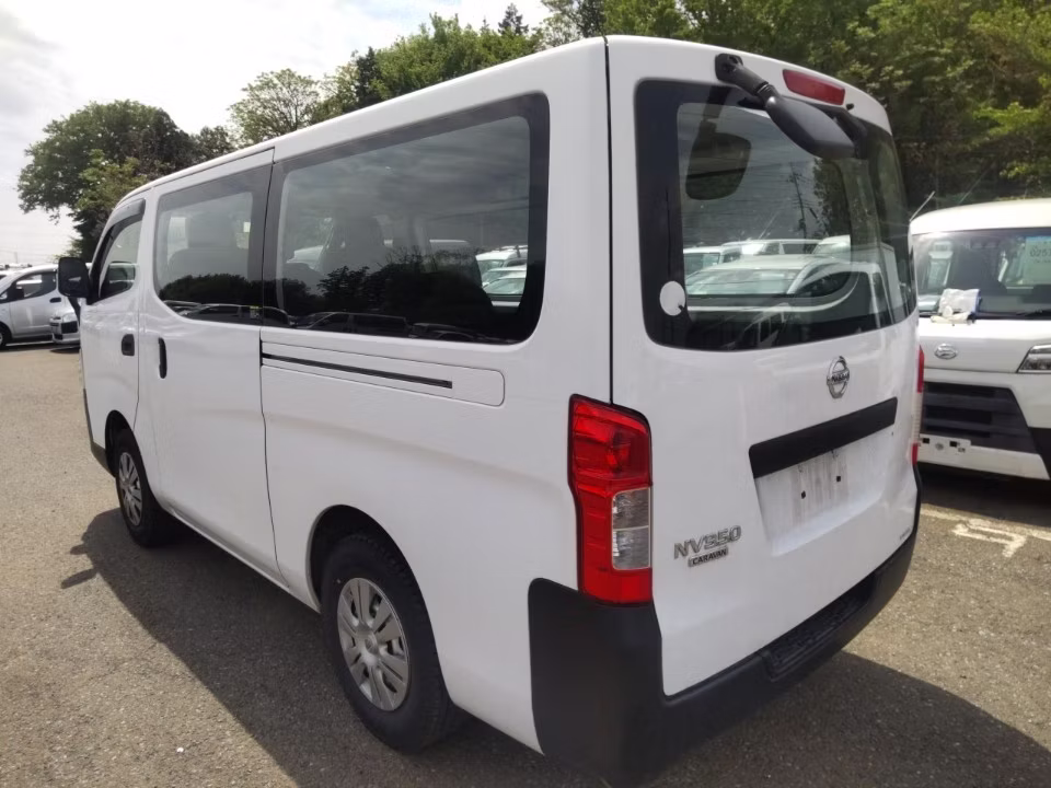 NISSAN NV350 CARAVAN
