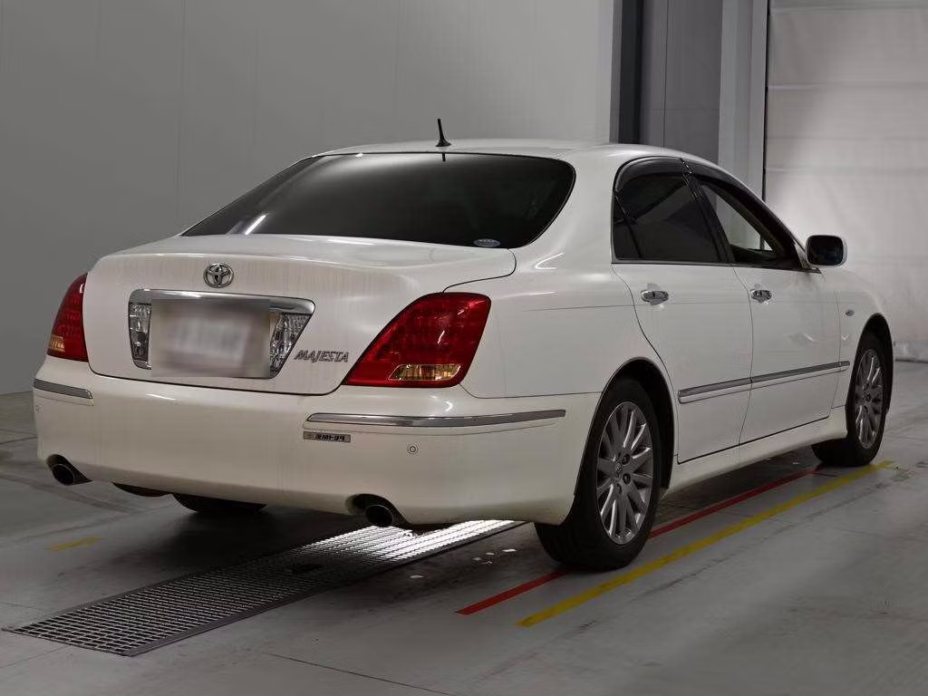 TOYOTA CROWN MAJESTA