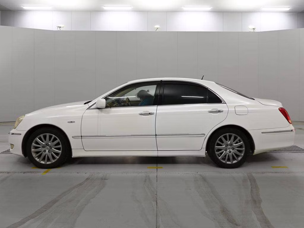 TOYOTA CROWN MAJESTA
