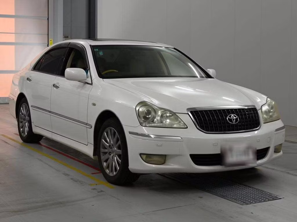 TOYOTA CROWN MAJESTA