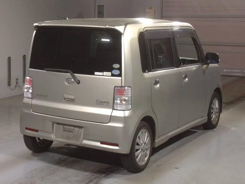 DAIHATSU MOVE CONTE