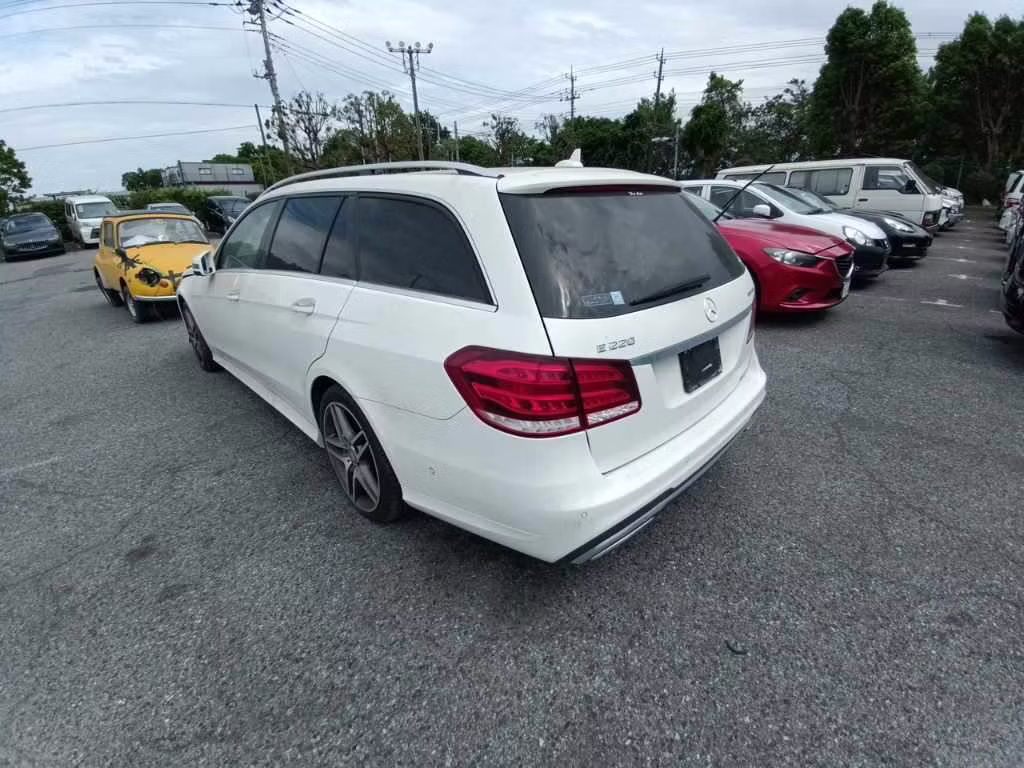 MERCEDES-BENZ E-CLASS