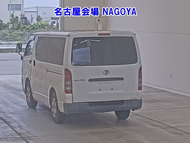 TOYOTA REGIUS ACE