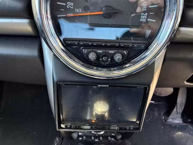 MINI CROSSOVER