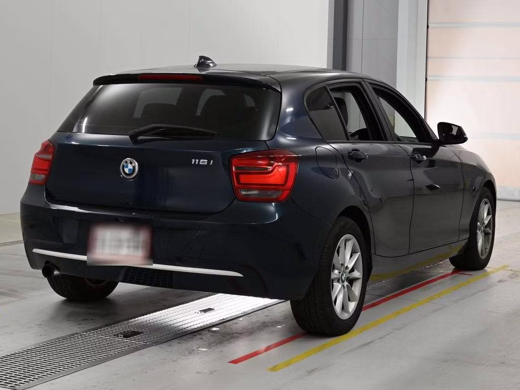 BMW 1-SERIES