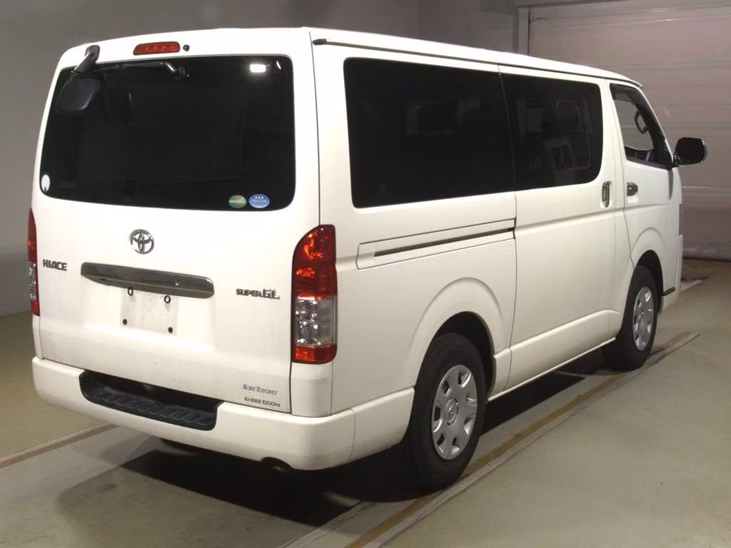 TOYOTA REGIUS ACE