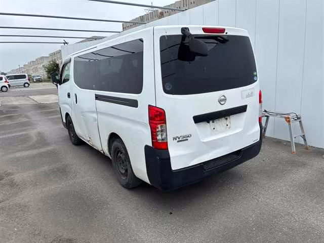 NISSAN NV350 CARAVAN