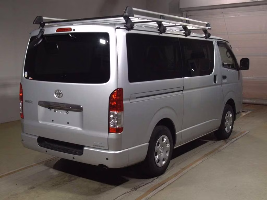 TOYOTA REGIUS ACE