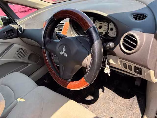 MITSUBISHI COLT
