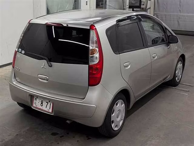MITSUBISHI COLT