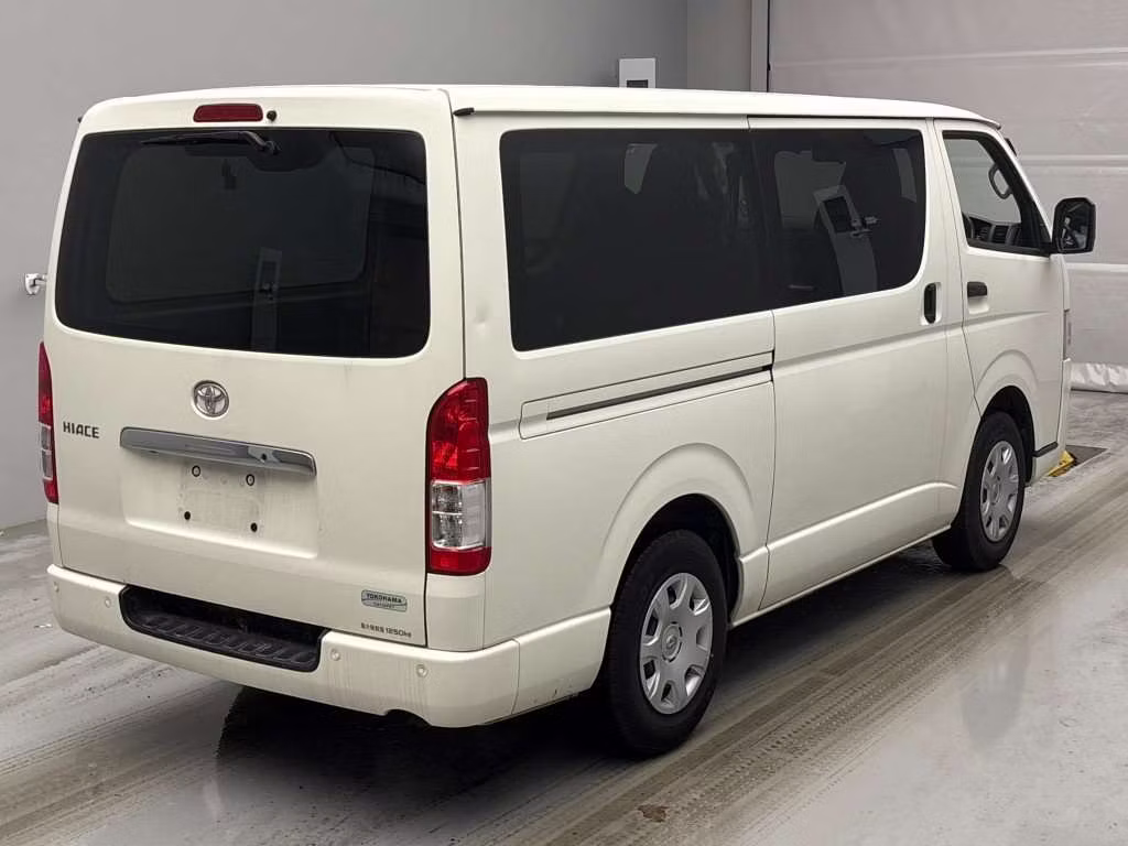 TOYOTA REGIUS ACE