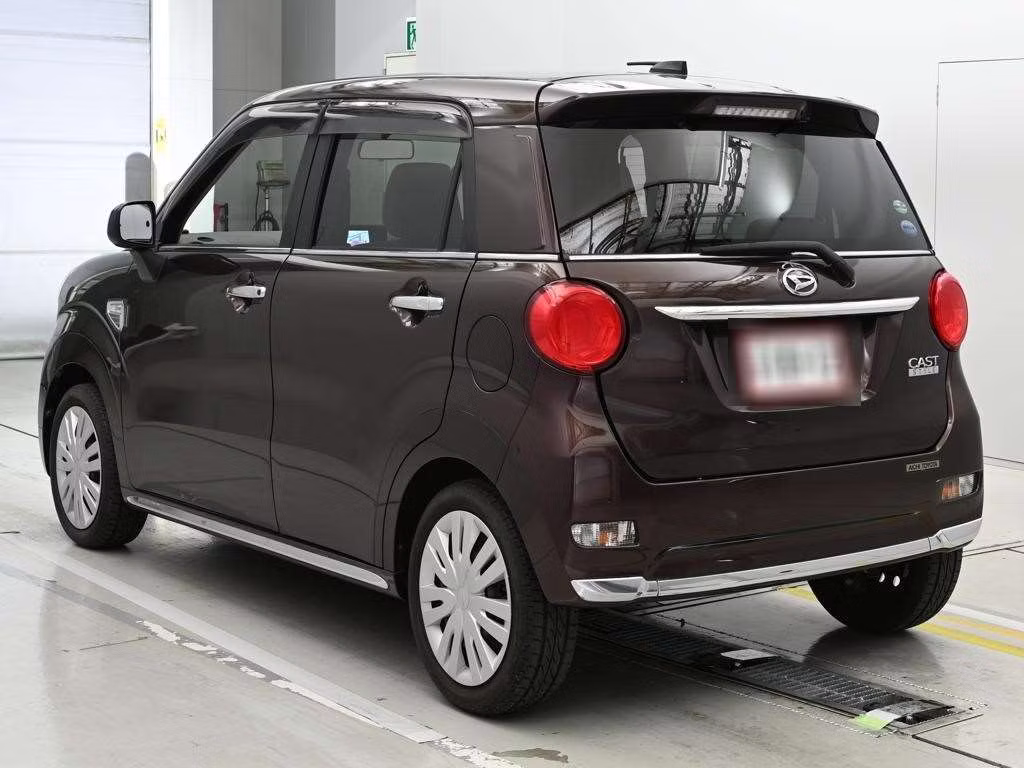 DAIHATSU CAST