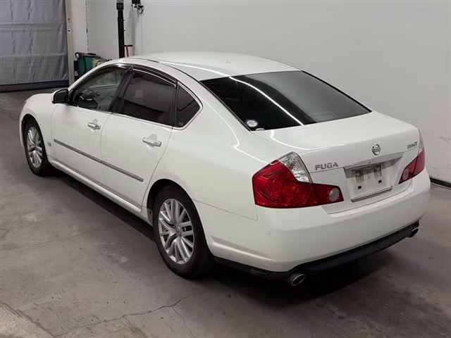 NISSAN FUGA
