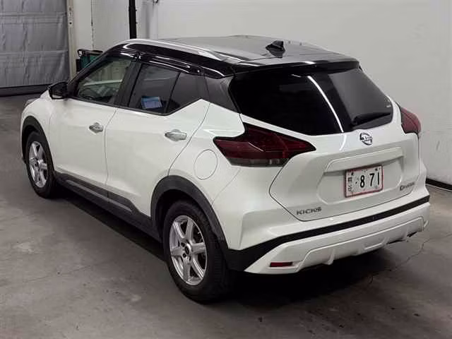 NISSAN KICKS