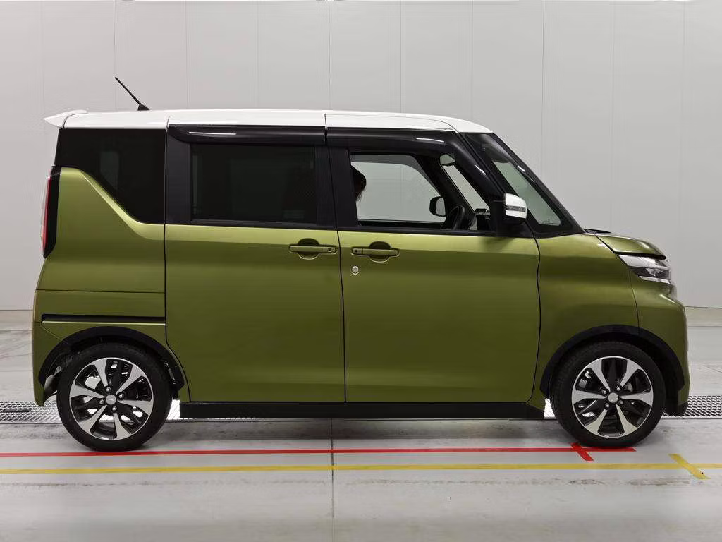 MITSUBISHI EK SPACE