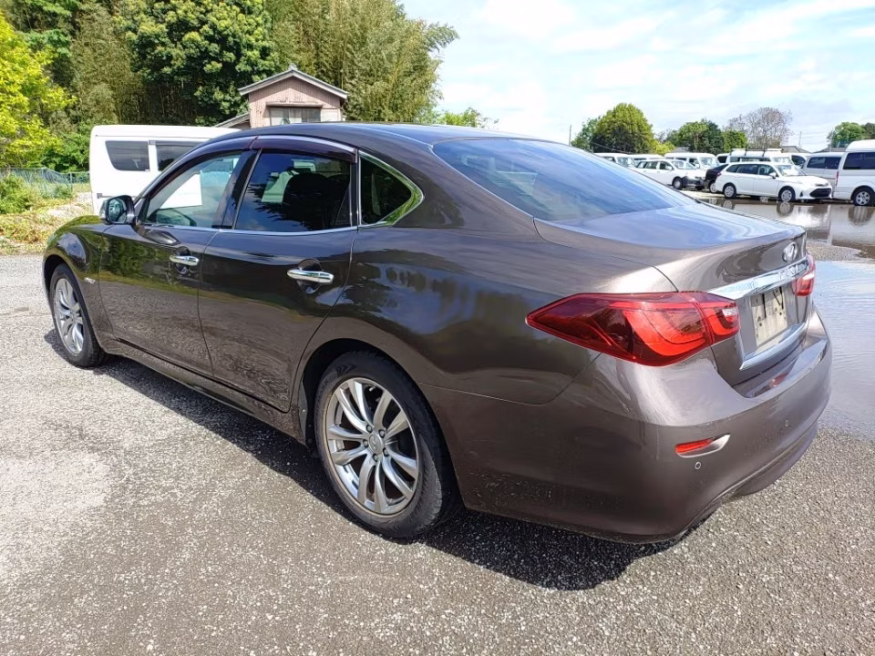 NISSAN FUGA