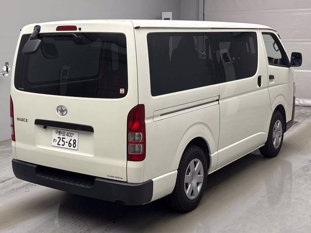 TOYOTA REGIUS ACE