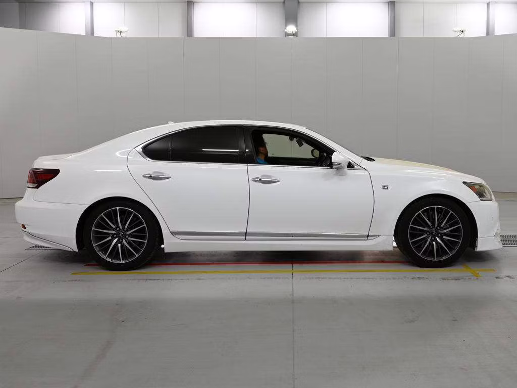 LEXUS LS460
