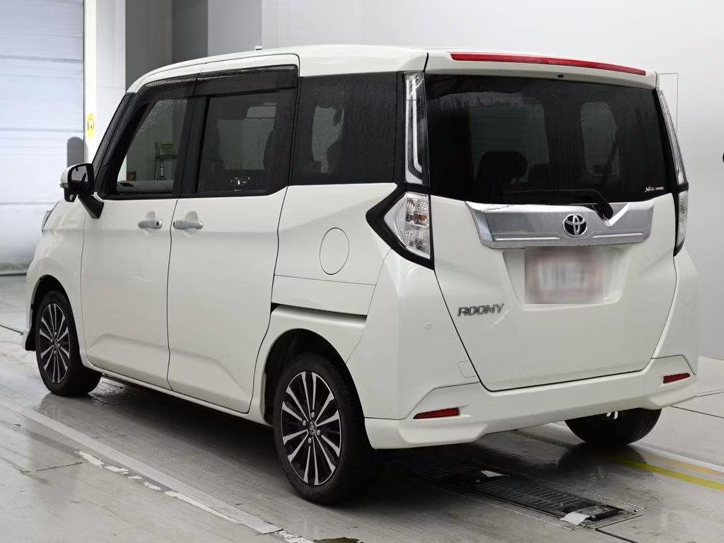 TOYOTA ROOMY