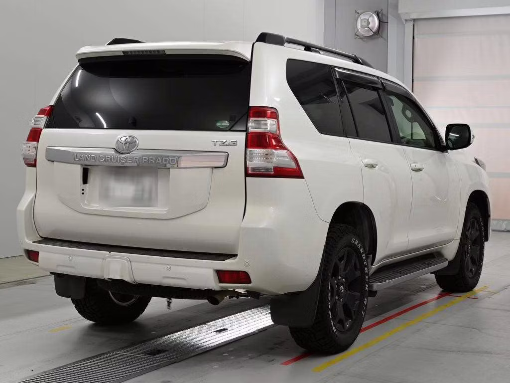 TOYOTA LAND CRUISER PRADO