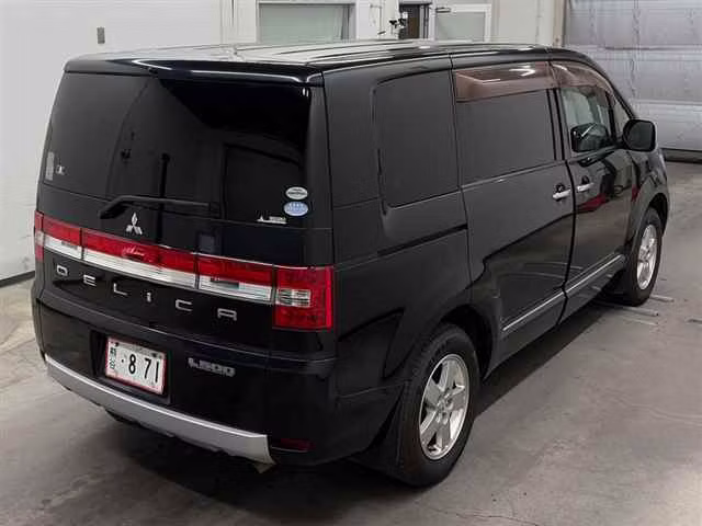 MITSUBISHI DELICA D:5