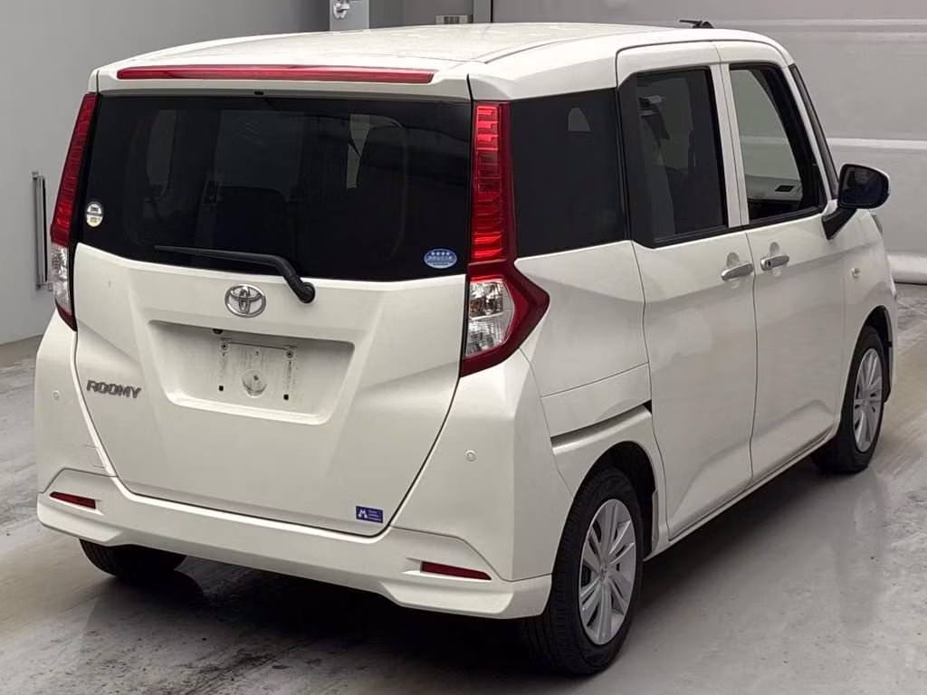 TOYOTA ROOMY