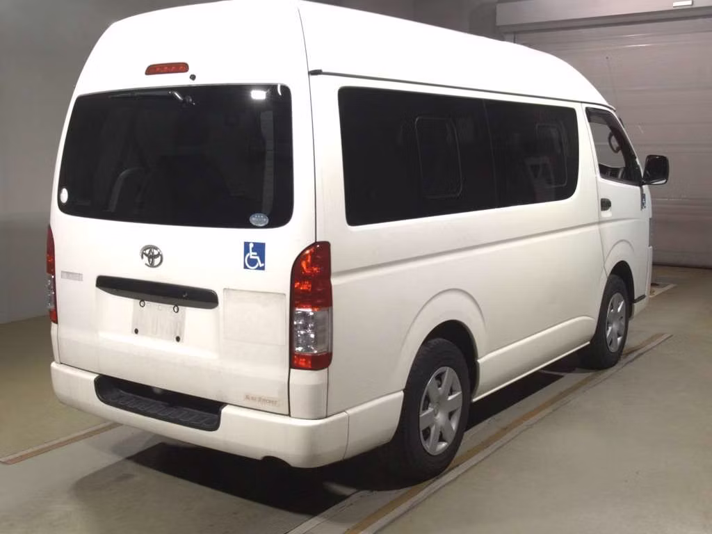 TOYOTA REGIUS ACE