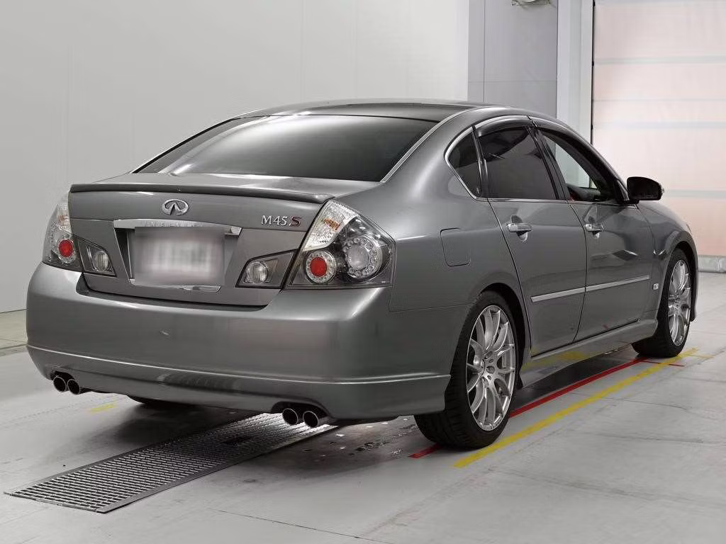 NISSAN FUGA