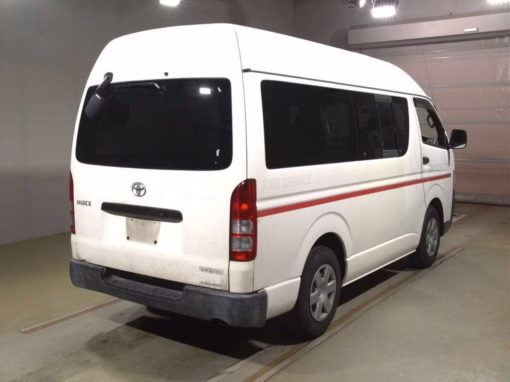 TOYOTA REGIUS ACE