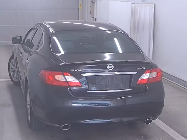 NISSAN FUGA